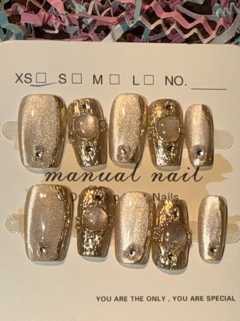 Manual Nail Press-On Set in Shimmery Champagne Gold - Elegant Accent Nails